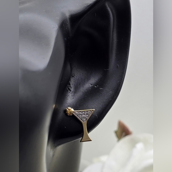 ♥️ MARTINI STUD EARRINGS - Picture 3 of 4
